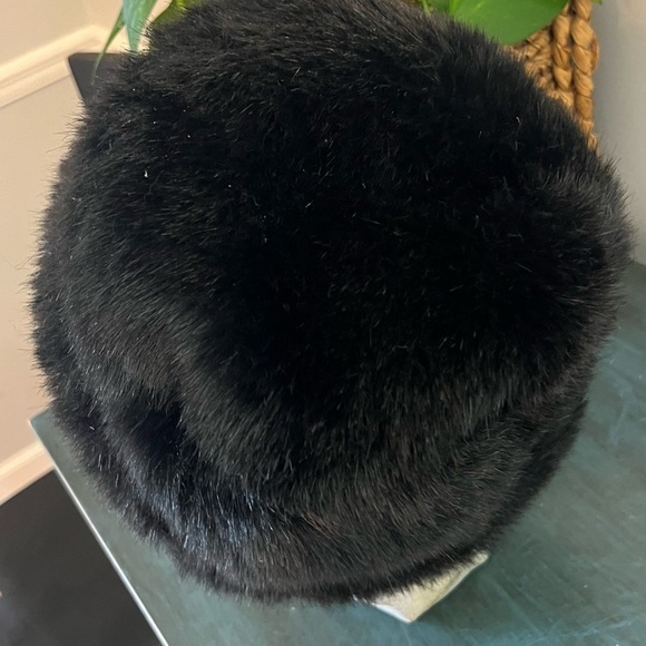 Betmar New York Black Faux Fur Bucket Hat. One size women’s Ribbon accent. main image 4
